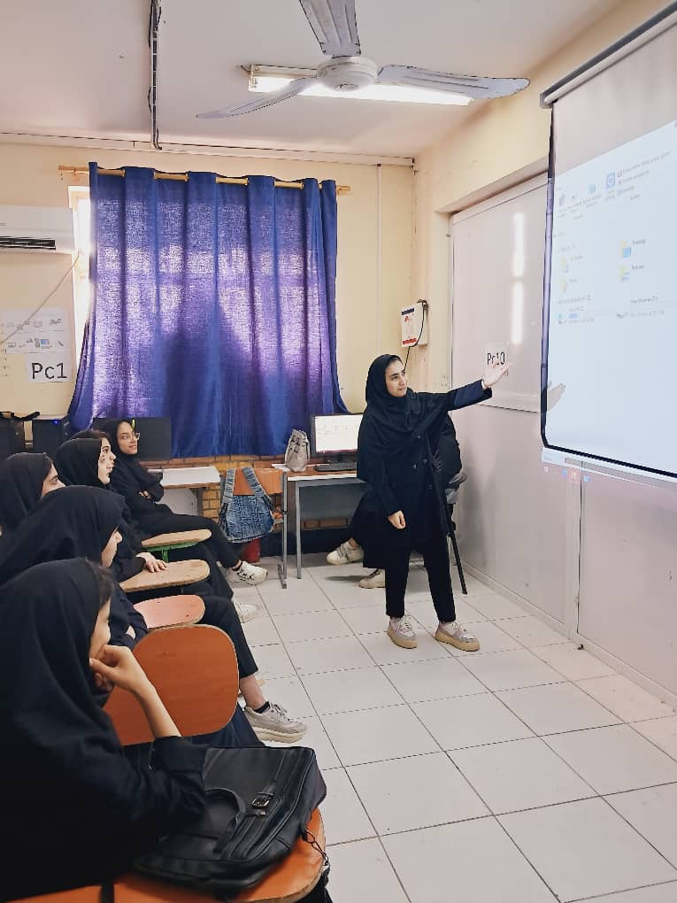 عکس هنرجویان