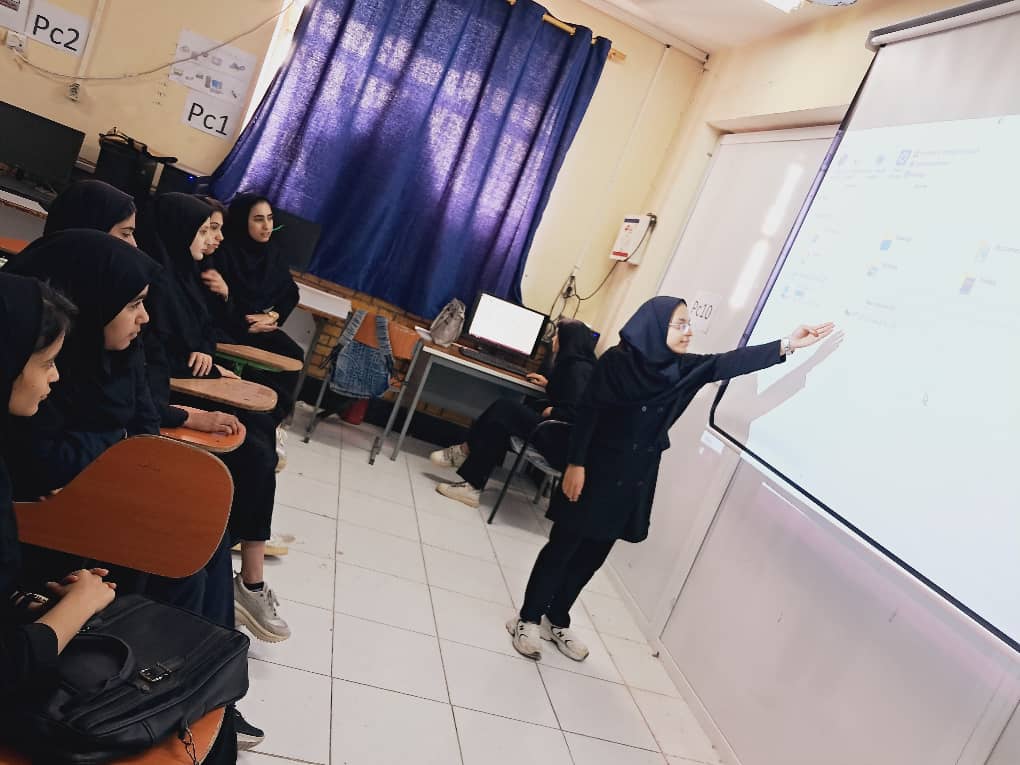 عکس هنرجویان